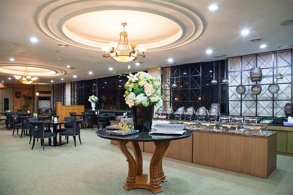 Victoria Hotel Seoul Bagian luar foto