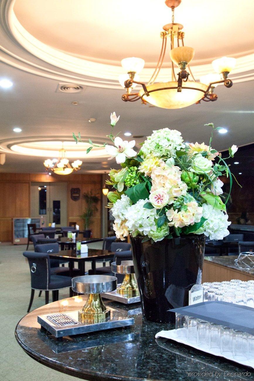 Victoria Hotel Seoul Bagian luar foto