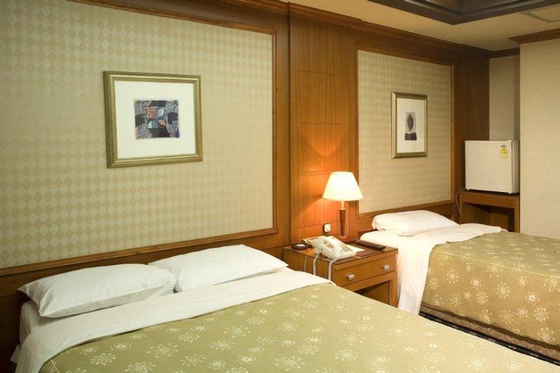 Victoria Hotel Seoul Bagian luar foto