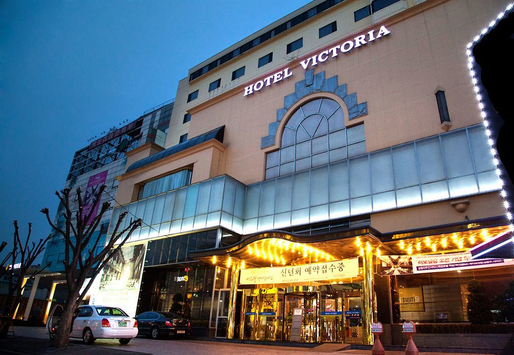 Victoria Hotel Seoul Bagian luar foto