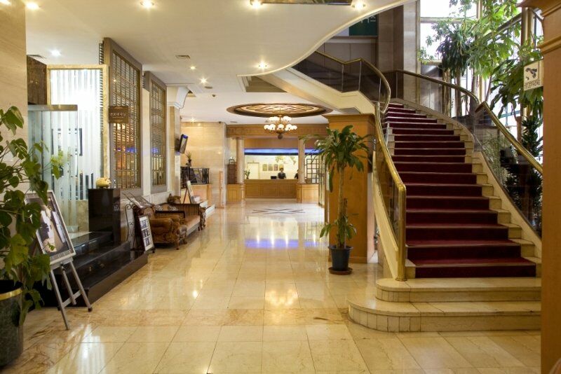 Victoria Hotel Seoul Bagian luar foto